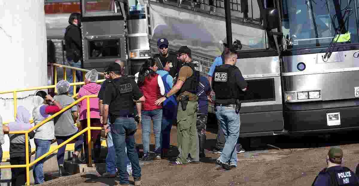 US Immigration Officials Arrest 680 Immigrants in Largest Workplace Raids in a Decade