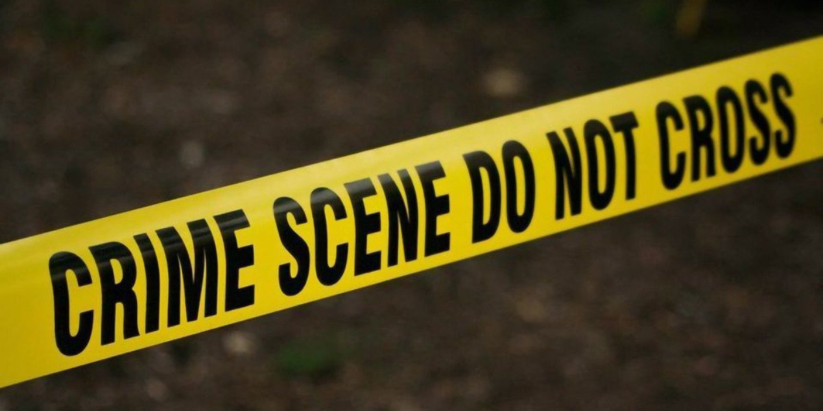 Man on the Run After Reportedly Killing Siblings Using Scissors