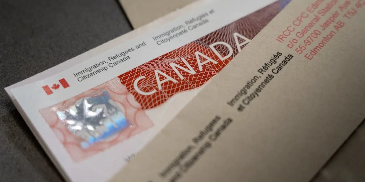 Study Permit Approvals in Canada Fall Over 70% in First Half of 2025