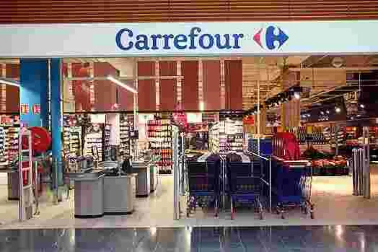 Retail Chain Carrefour Bans White Woman Who Racially Abused Kenyan Lady in Nairobi