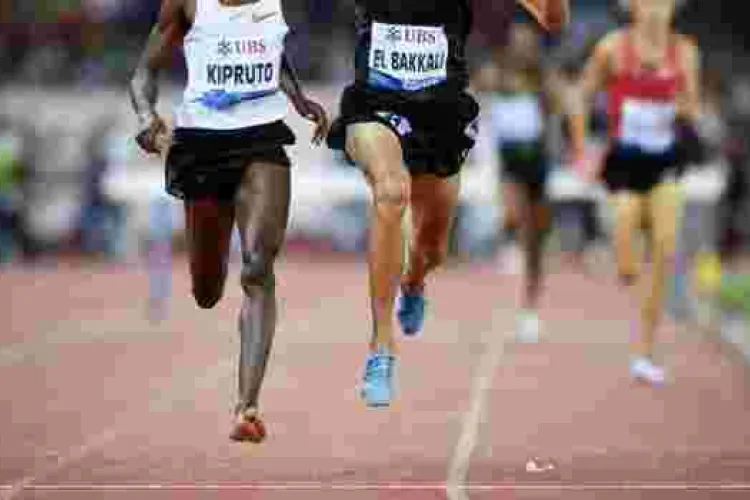 Kenya's Conseslus Kipruto Races with One Shoe to Win Gold in Zurich, Switzerland [VIDEO]