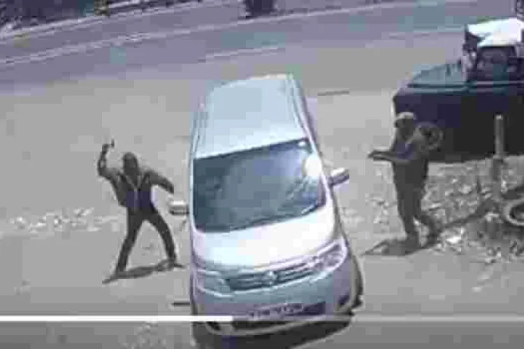 Daring Nairobi Criminals Captured on CCTV Stealing from Motorist in Broad Daylight [VIDEO]