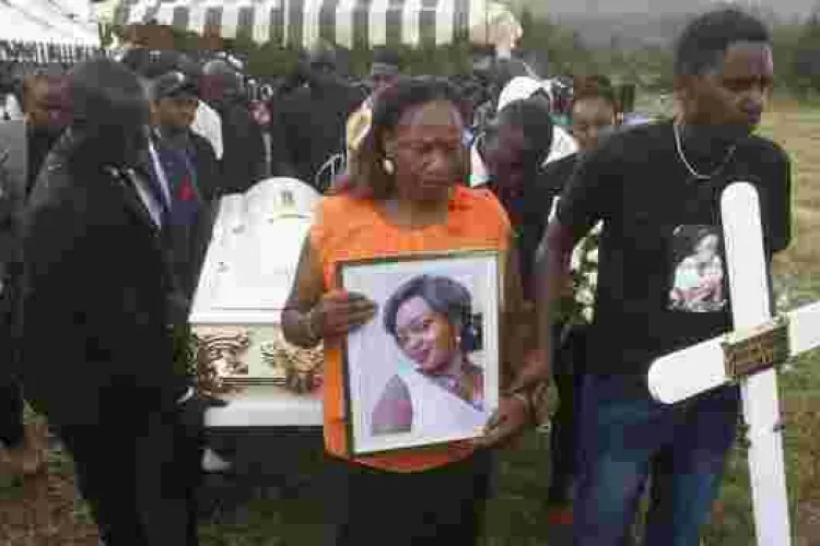 Shock as 'Fake Mourners' Steal over 20 Smartphones, Handbags During Slain Monica Kimani's Burial