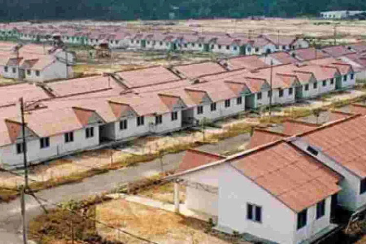 Over 100,000 Kenyans Register Online for President Uhuru's Low-Cost Houses