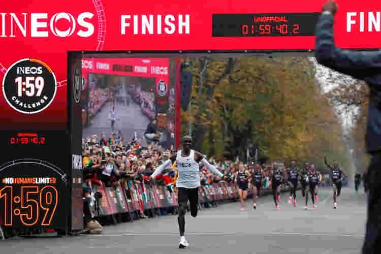 Kenya’s Eliud Kipchoge Hailed for Breaking Sub-2-Hour Marathon Mark