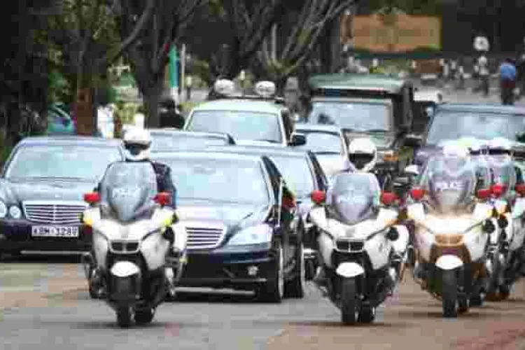 Placard-Carrying Man Arrested for Blocking Uhuru’s Motorcade in Nairobi
