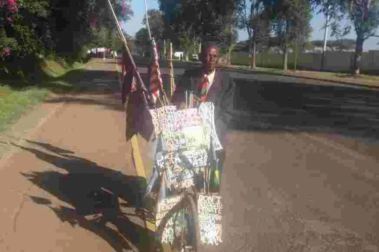 78-Year-Old Man Who Cycled 223Km to Attend Moi's Burial Allowed into the Former President's Home 