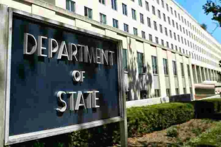 US Urges Citizens Abroad to Return or Risk Getting Stuck Overseas Due to Covid-19 Pandemic 