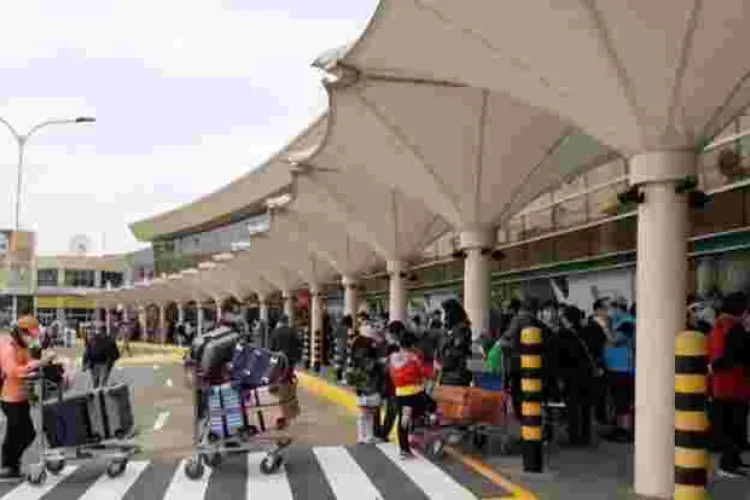 Long Queues at JKIA as Chinese Nationals Flee Kenya 