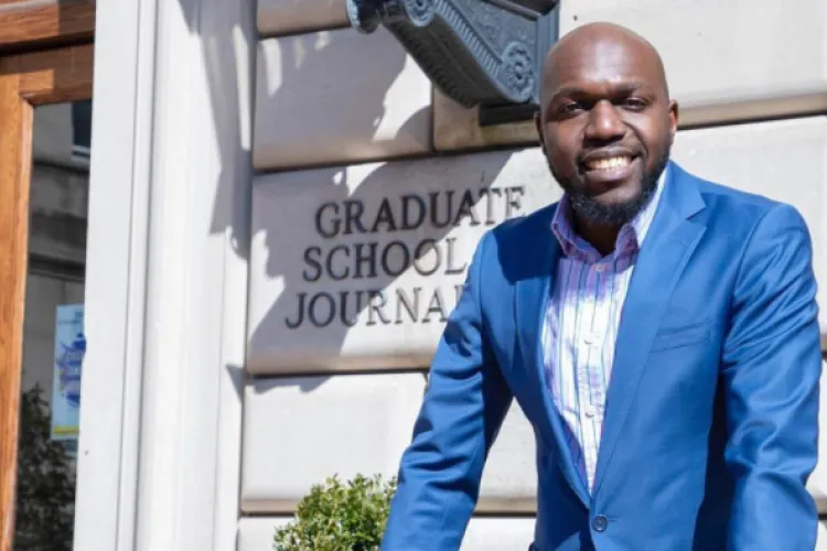 'Cheza Chini, Utamwaga Unga': Kenyans Online Warn Larry Madowo After Calling Out His Employer on Twitter 