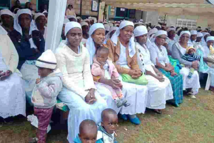 1,670 Members the Stateless Shona Community Granted Kenyan Citizenship