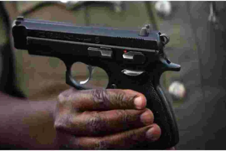 Daring Thugs Rob Senior Police Officer of His Firearm at Gunpoint in Mombasa 