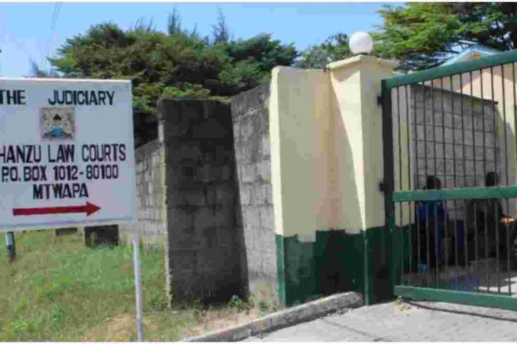 Woman Caught on CCTV Sprinkling White Powder Outside Magistrate's Office in Mombasa 