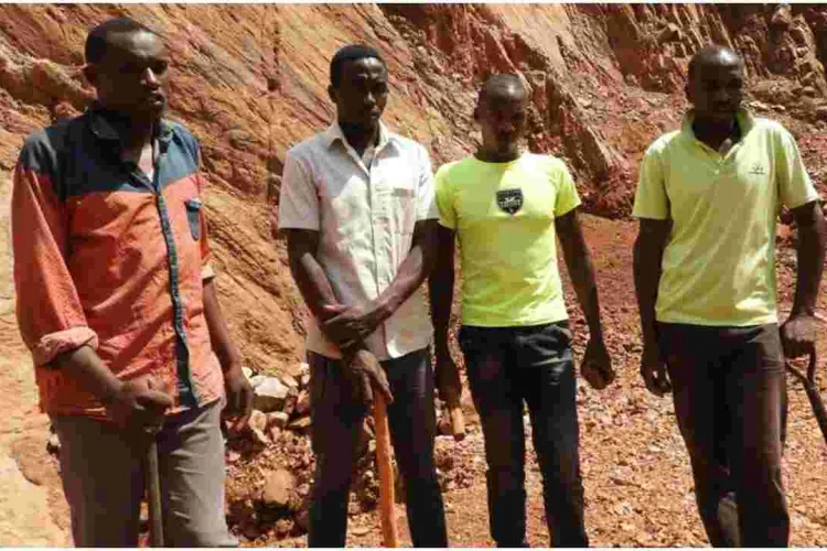 Meet Kenyan College Graduates Who Crush Stone to Earn a Living 