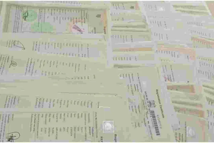 450 Car Logbooks Recovered as Detectives Raid a Cybercafé in Nairobi