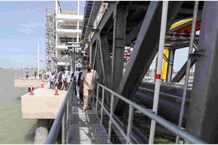President Kenyatta Inspects Sh40 Billion Kipevu Oil Terminal 