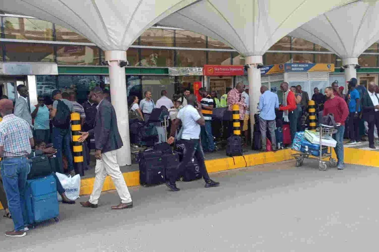 Hundreds of Passengers Stranded at JKIA as Kenya Airways Pilots Go on Strike 