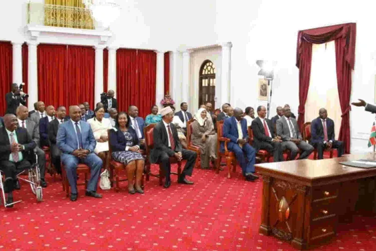 32 Jubilee MPs Ditch Azimio Coalition, Pledge to Work with President Ruto