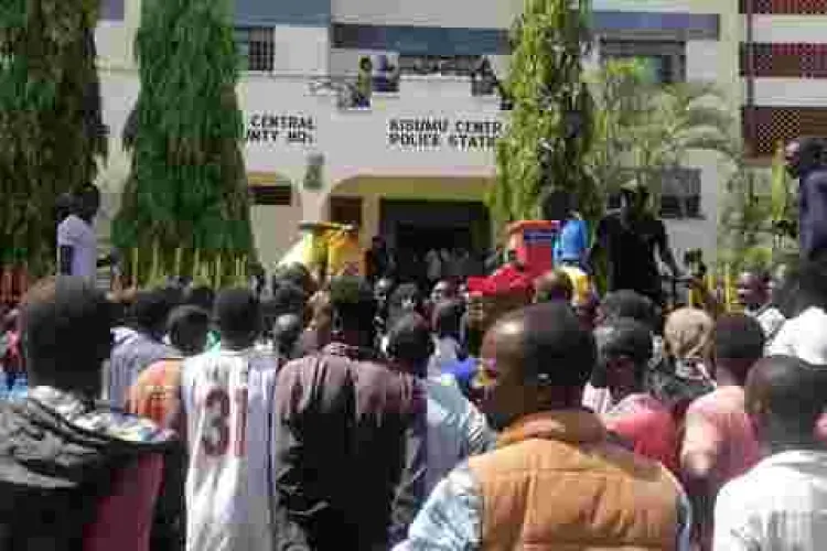 Chaos Erupts in Kisumu, Leaves One Dead and Two Injured 