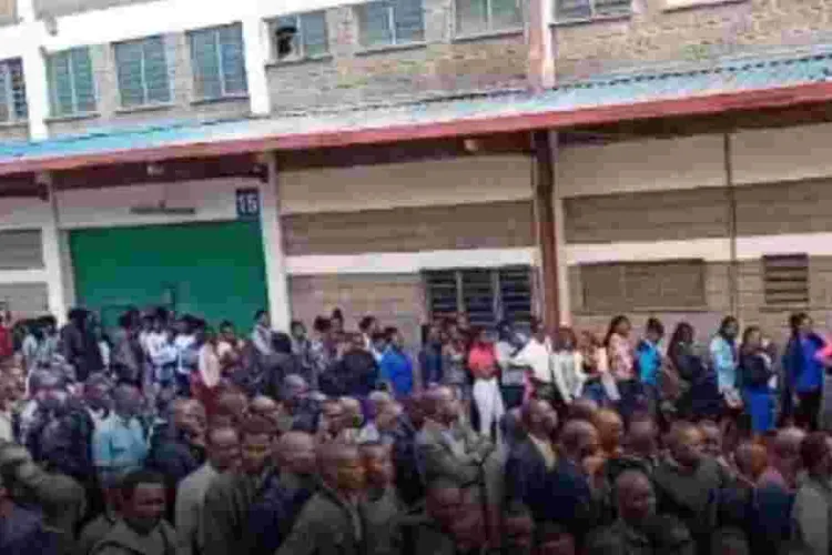 Thousands Throng Nairobi Security Firm to Fill Up 150 Vacancies 