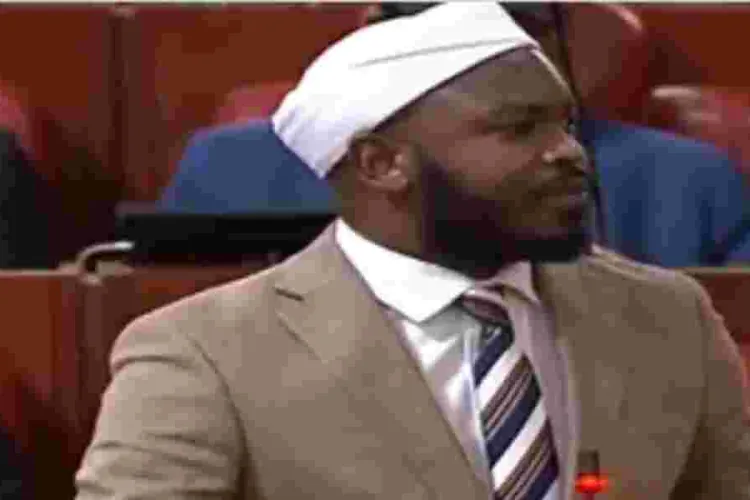 MP Kicked Out of Parliament for Wearing 'Church' Headgear