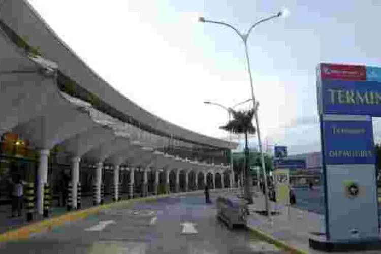 Journalist Reports of a Near Plane Collision at JKIA on Friday