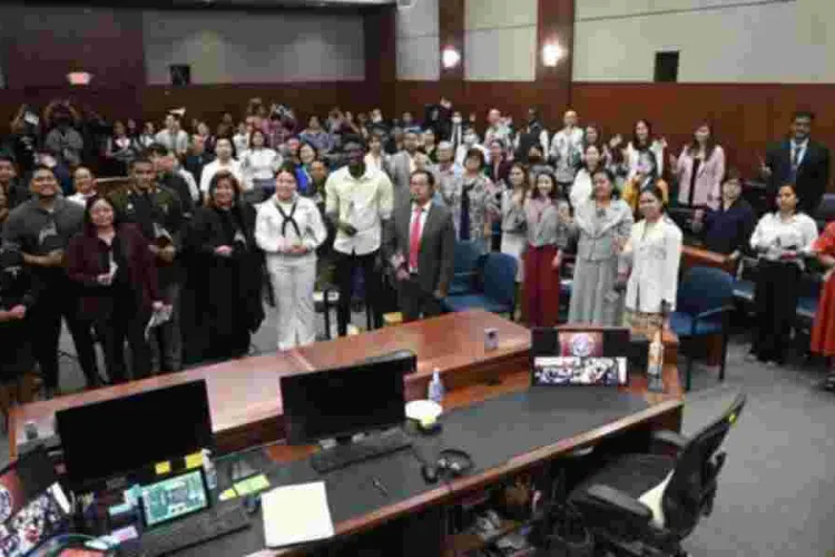 Kenyans Among 50 Sworn in as American Citizens