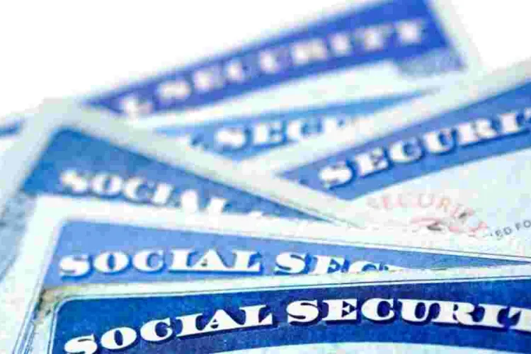 Undercover Operation Exposes Illegal Green Card and Social Security Card Fabrication Network