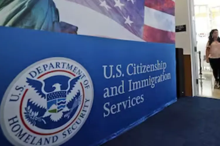 Trump Administration Suspends Immigration Processing for 770,000 Parole Program Migrants
