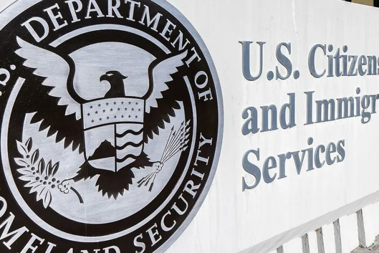 USCIS Grants 30-Day Grace Period for Old Immigration Forms 