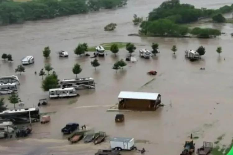 White House Calls Deadly Texas Floods ‘Act of God’ Amid Political Blame Game