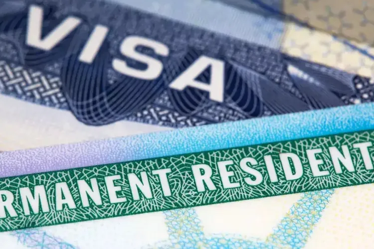 US Immigration Officials Issue Compliance Alert to Green Card Holders