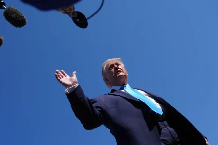 Trump Orders Banks to Increase Scrutiny of Customers’ Immigration Status
