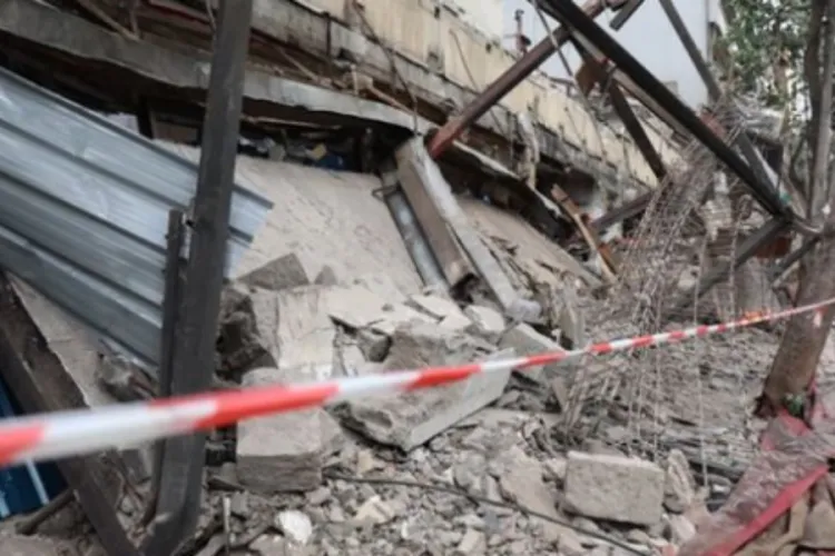 Former Club Avenida Building Crumbles During Moi Avenue Demolition, Injuring Four Workers
