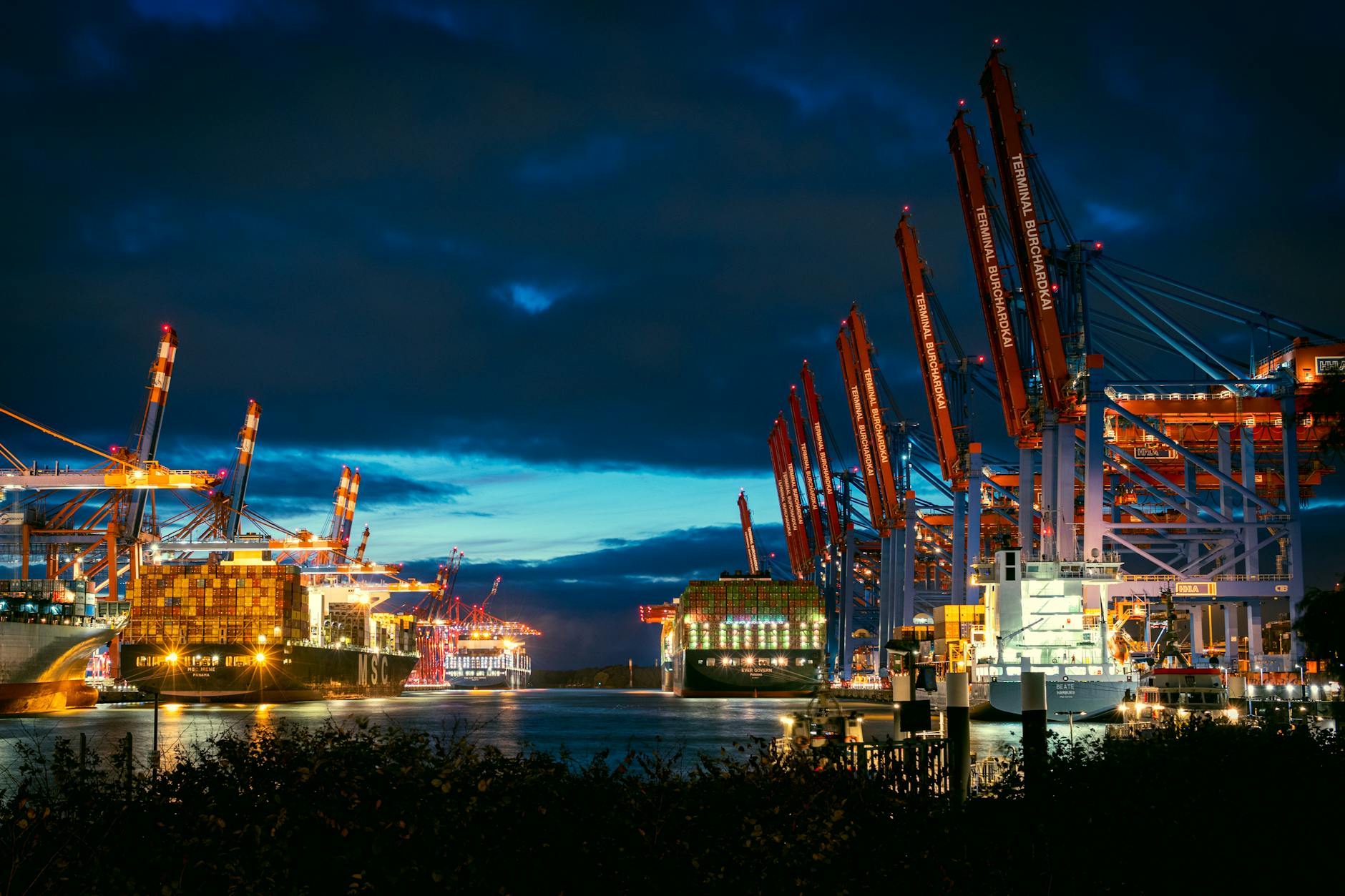 Rising Costs Create Crisis for Global Traders Amid Economic Uncertainty