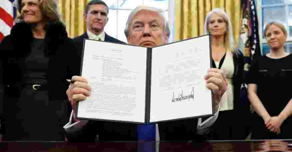 Trump Mulls New Executive Order to Replace Travel Ban