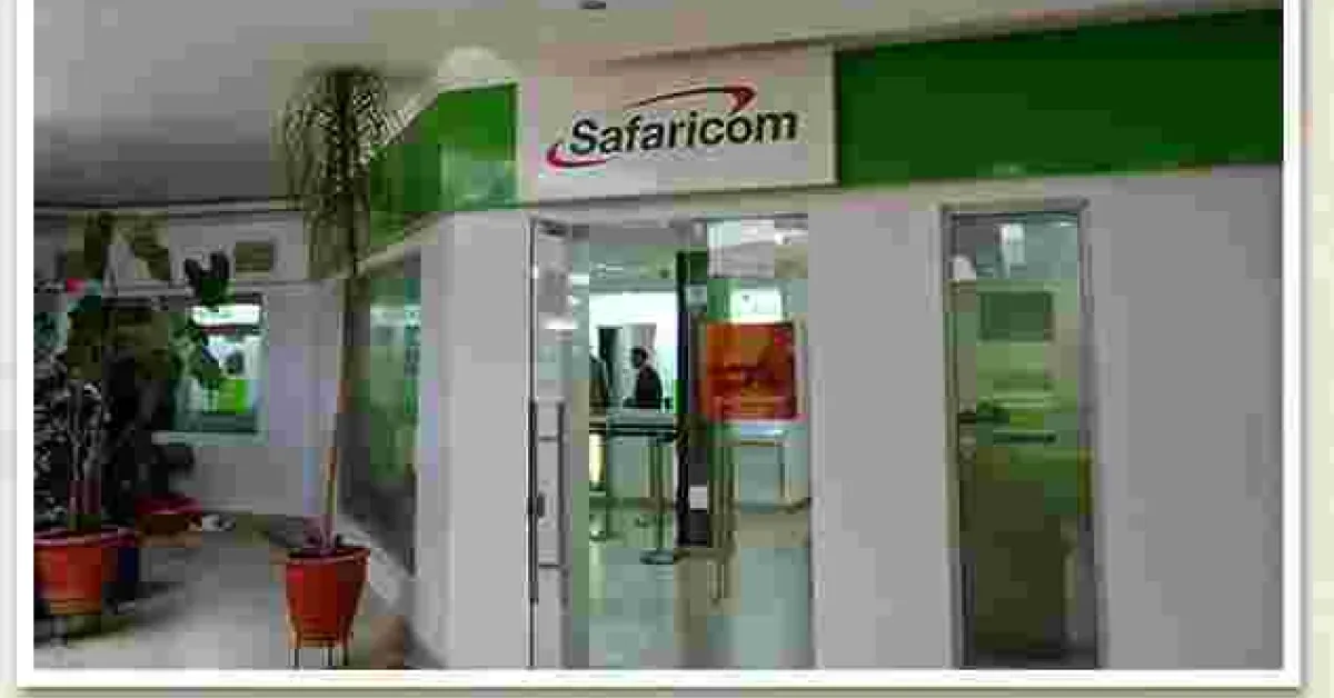 Youths Chanting Pro-Raila Slogans Vandalize Safaricom Shop along Moi Avenue, Nairobi