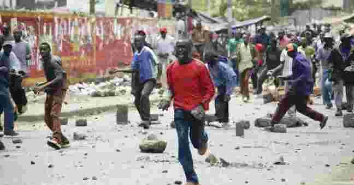 Chaos Erupt in Nairobi as NASA Youth Protest the Arrest of Miguna Miguna