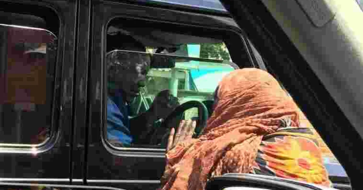 President Kenyatta Captured on Camera Driving Himself in Nairobi Traffic