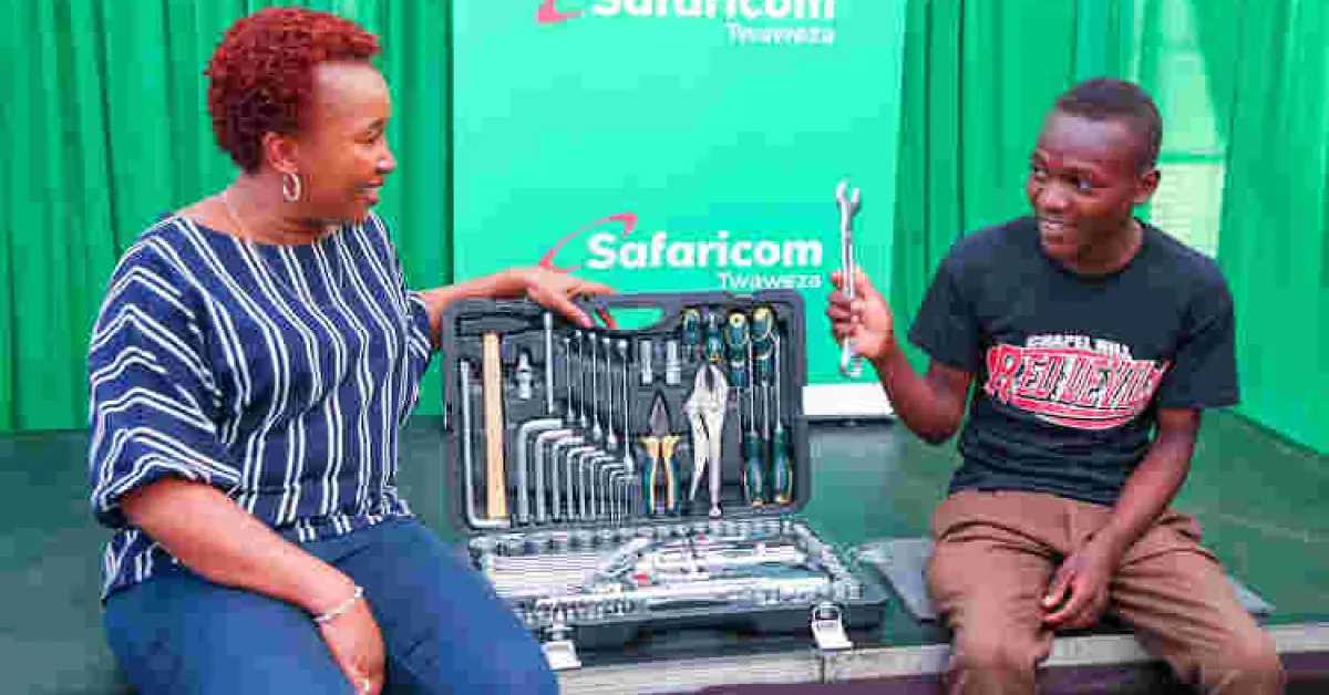 19-Year-Old Kenyan Man Crowned Safaricom's 30 Millionth Customer, Awarded Sh300,000