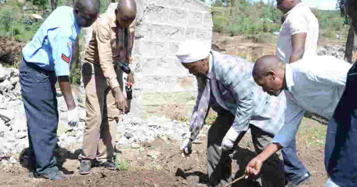 Kenyan Akorino Bishop Busted Exhuming Graves of Seven Relatives in Order to Sell Land