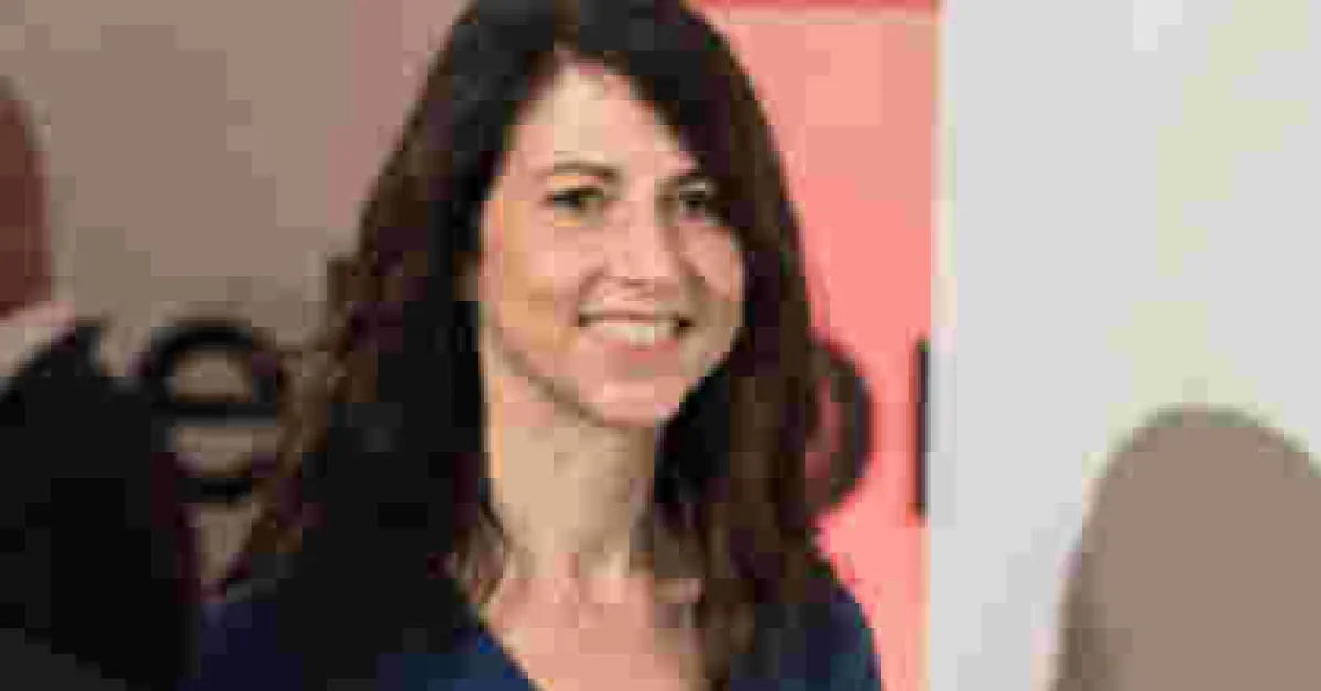 Jeff Bezos Former Wife, MacKenzie to Give 50% of Her $36.6 billion Fortune to Charity