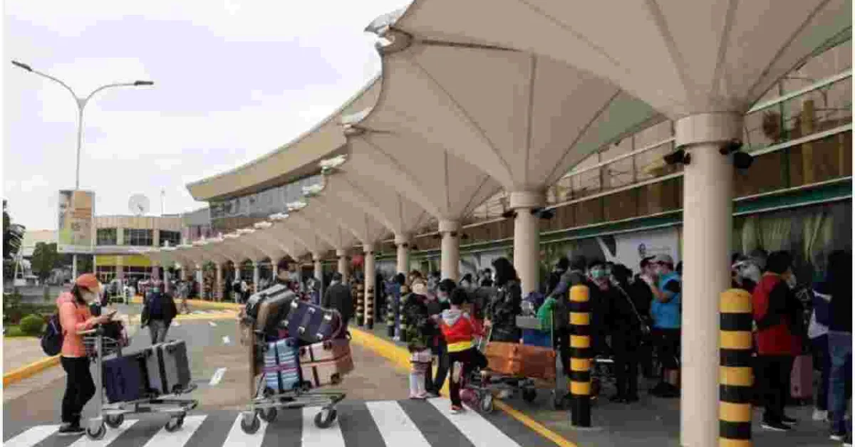 Kenyan Gov’t Gives International Tourists Until Monday Mid-Day to Leave the Country via Nairobi