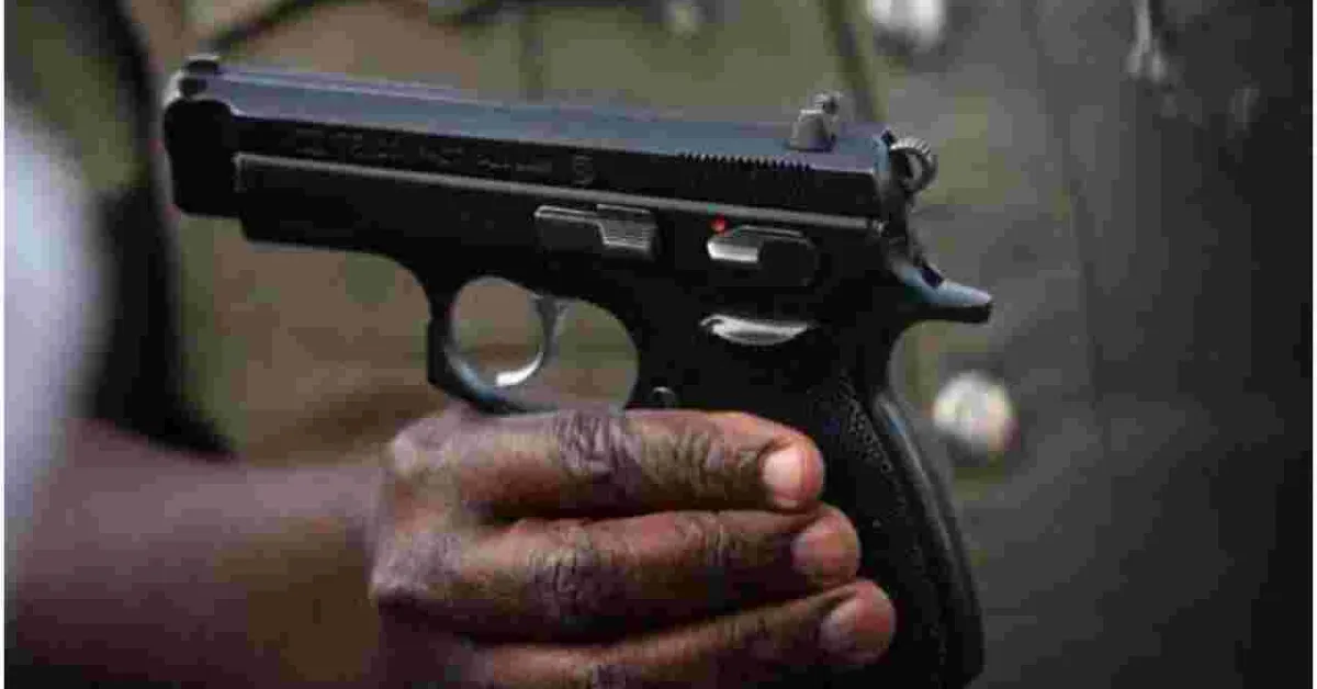 Daring Thugs Rob Senior Police Officer of His Firearm at Gunpoint in Mombasa