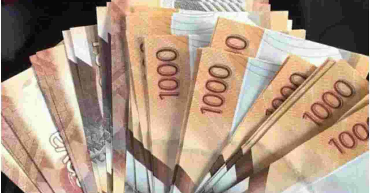 Drama in Nairobi CBD as Robbers Throw Stolen Cash in the Air to Escape Police