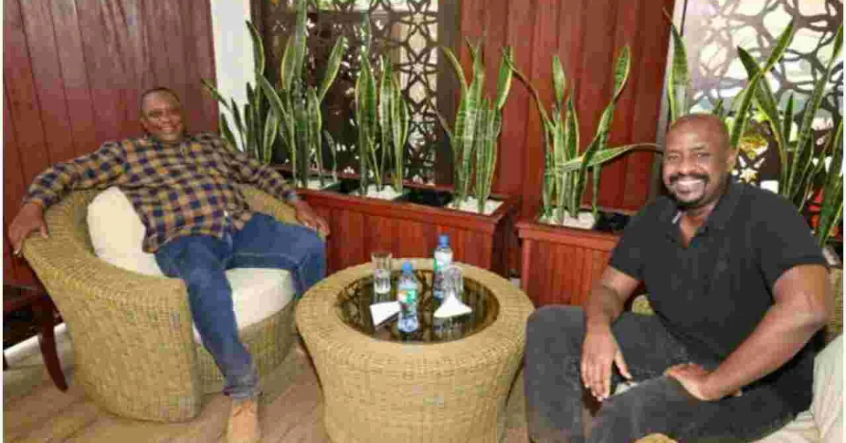 Museveni's Son Muhoozi Kainerugaba Showers President Kenyatta with Praise
