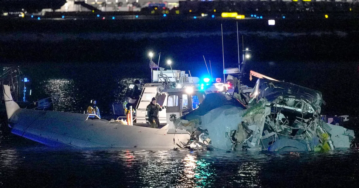 Passenger Plane Collides with Military Helicopter over Washington DC, Crashes into Potomac