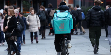 UK Cracks Down on Asylum Seekers Working Illegally as Delivery Riders
