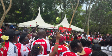 Arsenal Fans  Arsenal Fans and Kikuyu Elders Honour Raila Odinga in Bondo