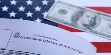 Laid-off H-1B Workers Face Rising Risk as USCIS Scrutinises B-1/B-2 Status Changes